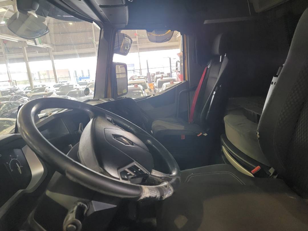 2015 RENAULT T 480 — 1179172 KM — Lot D001544 — Main - Marhaba Auctions Used Cars - Image 10