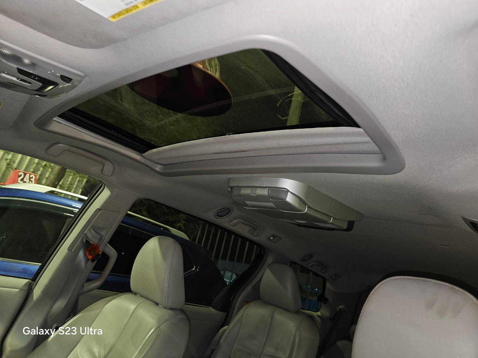 TOYOTA SIENNA 2011 - Marhaba Auction Used Cars - Image 9