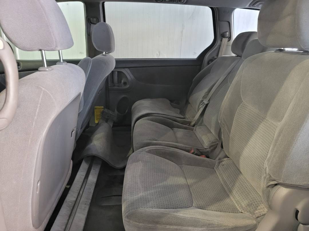 2006 TOYOTA SIENNA — 187968 Miles — Lot 69061424 — Main - Marhaba Auctions Used Cars - Image 6