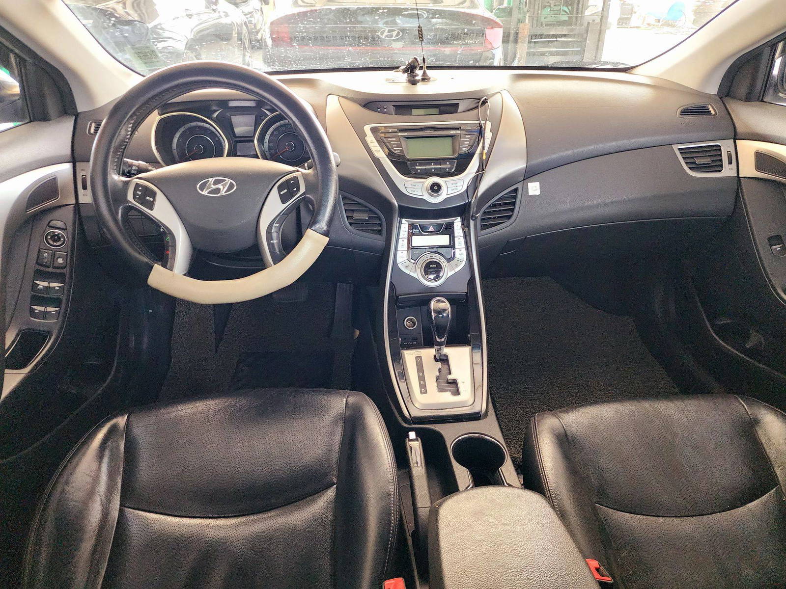 2011 HYUNDAI AVANTE — 161755 KM — Lot 067291 — Ind. 12 - Marhaba Auctions Used Cars - Image 7