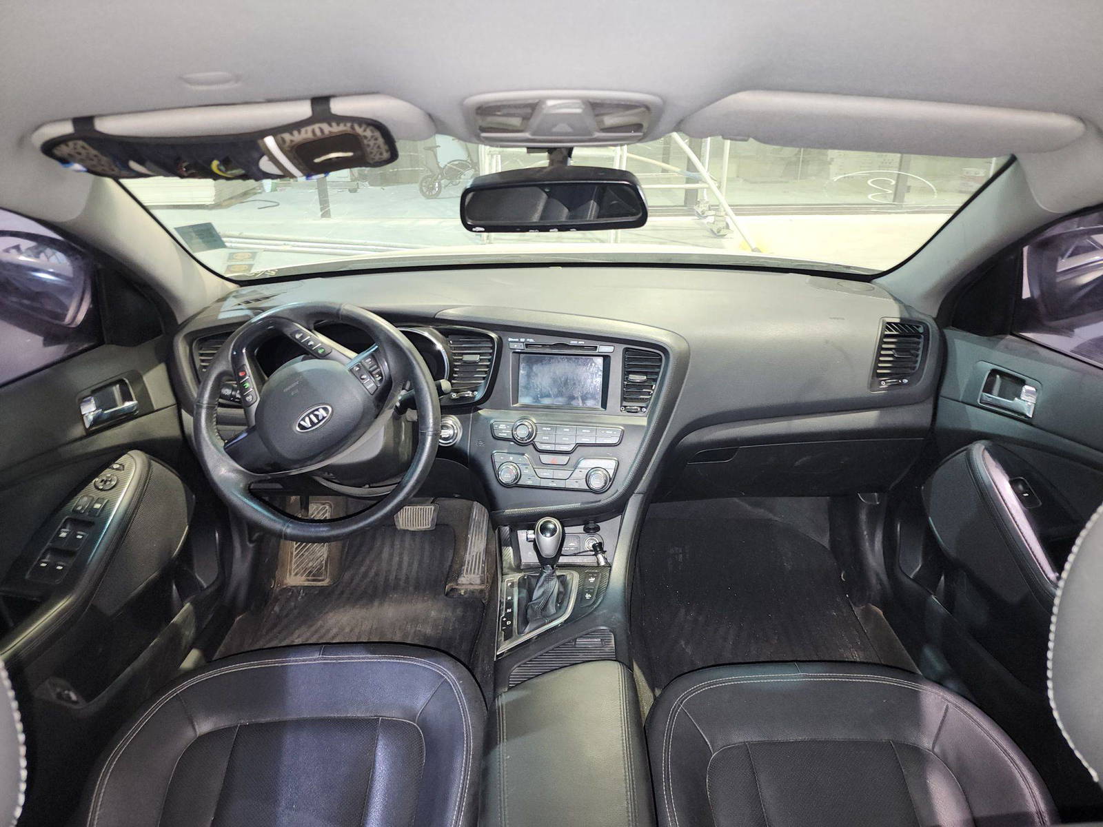 2012 KIA K5 — 294516 KM — Lot 006512 — Al Quoz - Marhaba Auctions Used Cars - Image 8