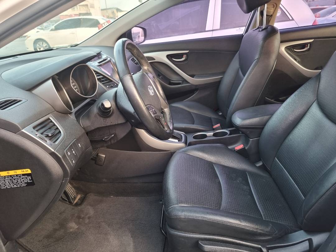 2014 HYUNDAI AVANTE — 148900 KM — Lot 125487 — Ind. 12 - Marhaba Auctions Used Cars - Image 8