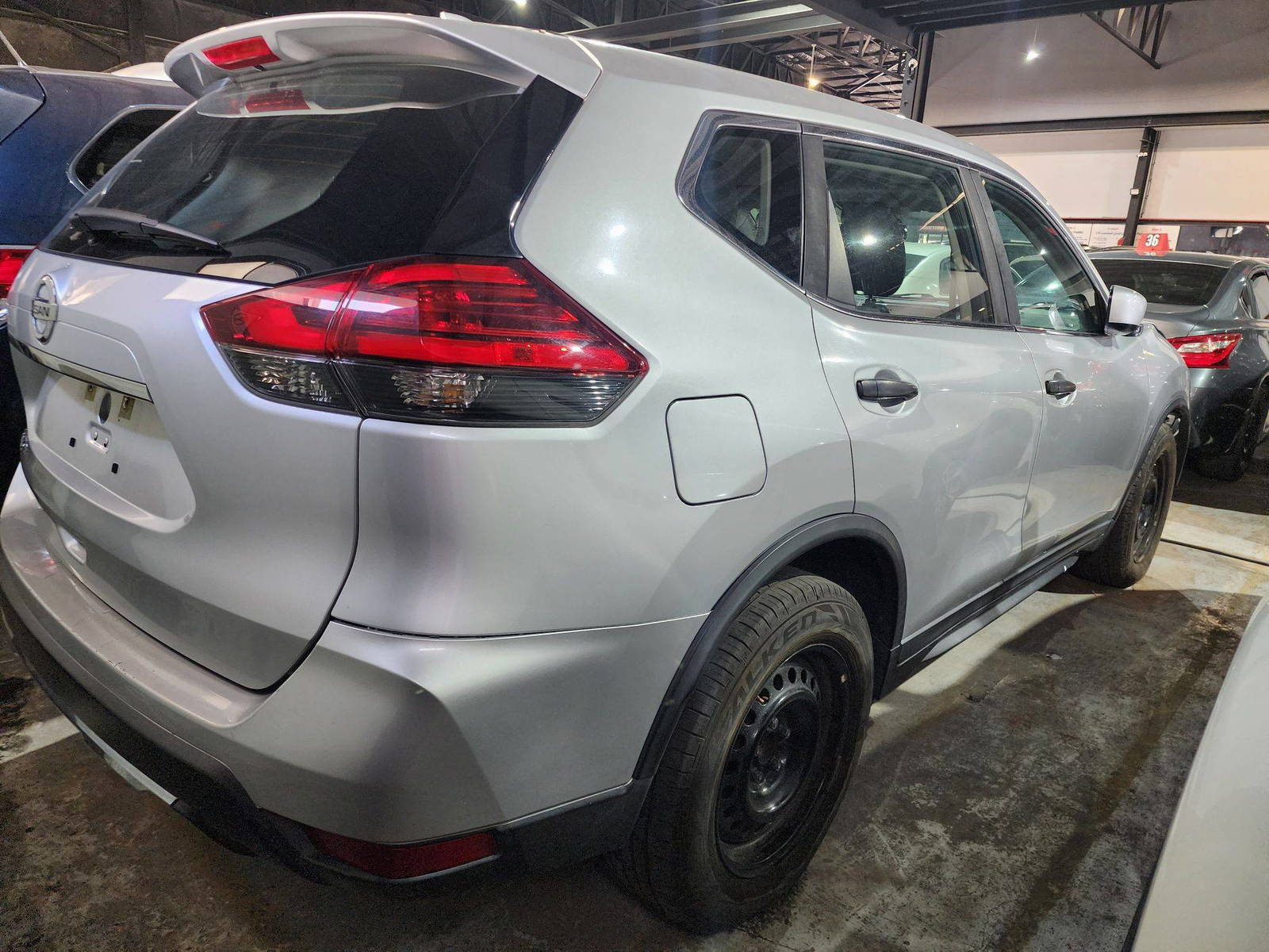 2017 NISSAN ROGUE — 119596 Miles — Lot 42770235 — Al Quoz - Marhaba Auctions Used Cars - Image 5