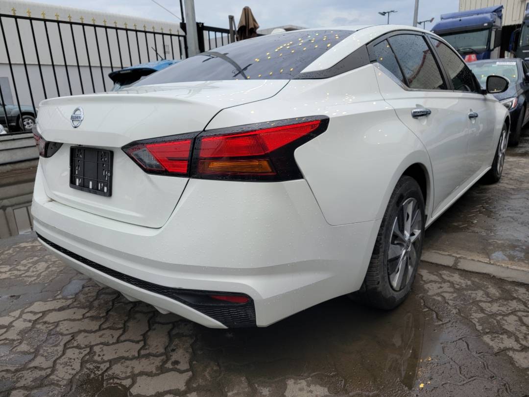 2020 NISSAN ALTIMA — 139977 KM — Lot 52682562 — Souq - Marhaba Auctions Used Cars - Image 3