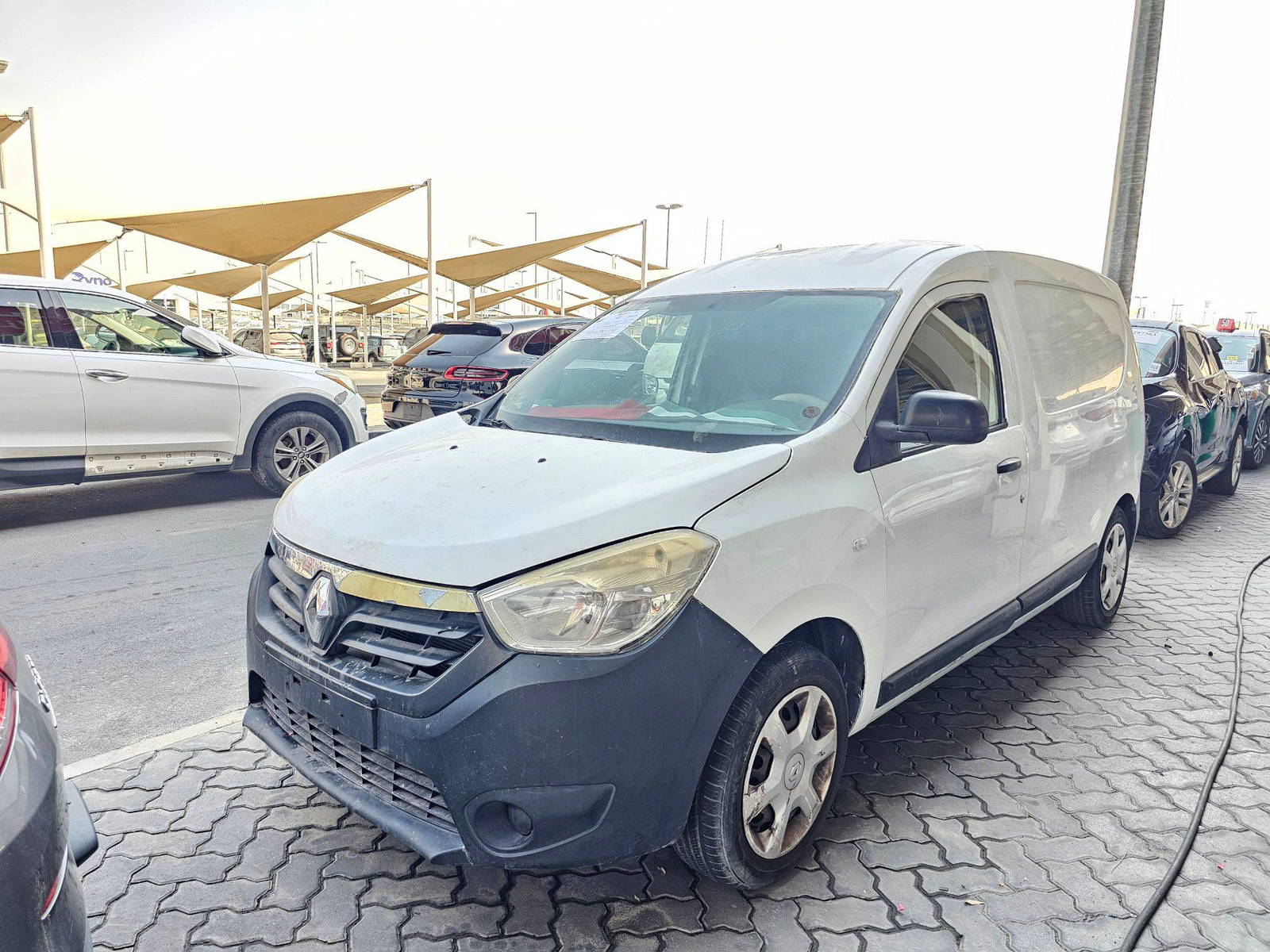 2016 RENAULT HD001 — 296420 KM — Lot 45GG529154 — Souq - Marhaba Auctions Used Cars - Image 5