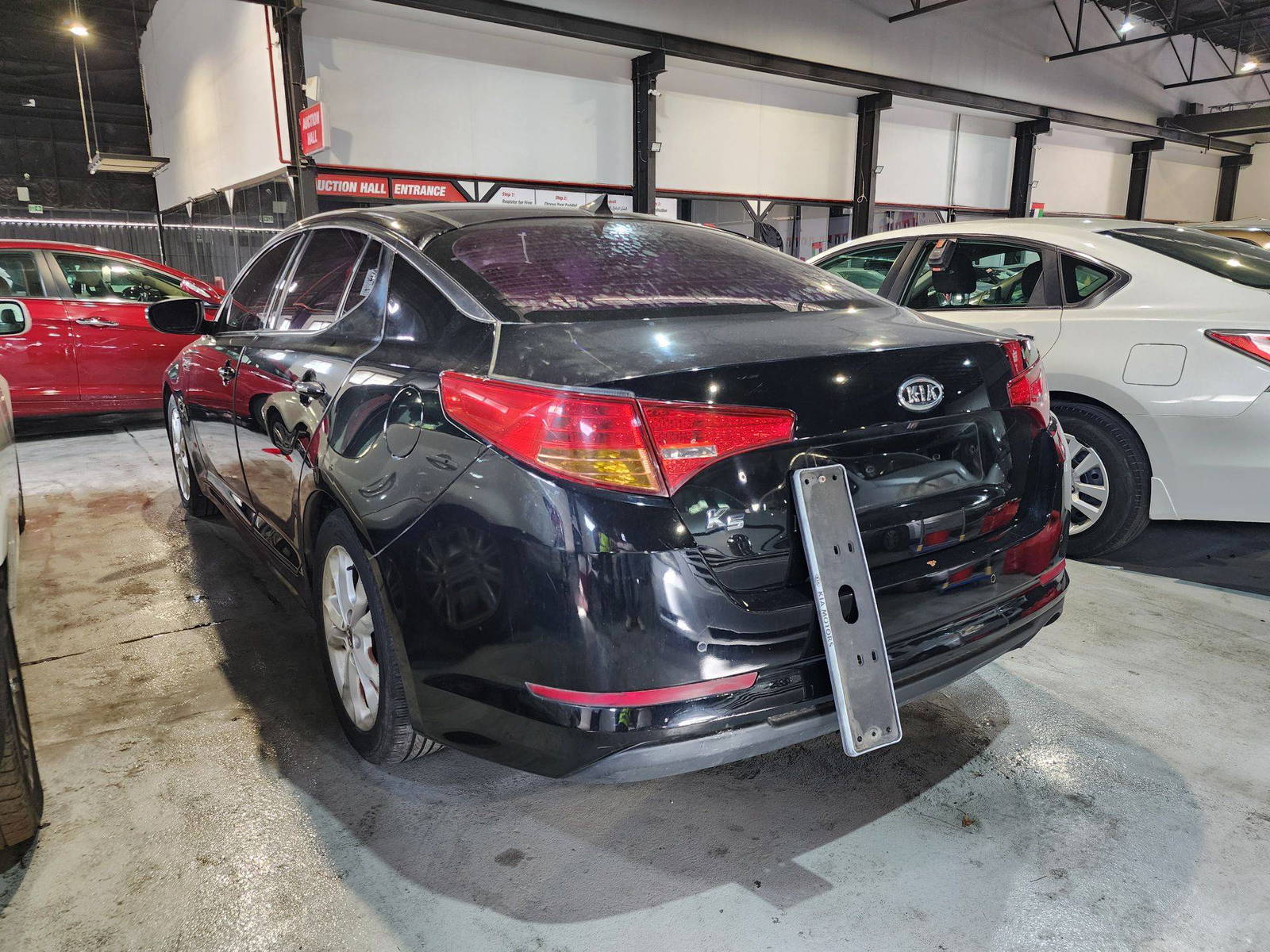 2011 KIA K5 — 203542 KM — Lot 005980 — Al Quoz - Marhaba Auctions Used Cars - Image 5