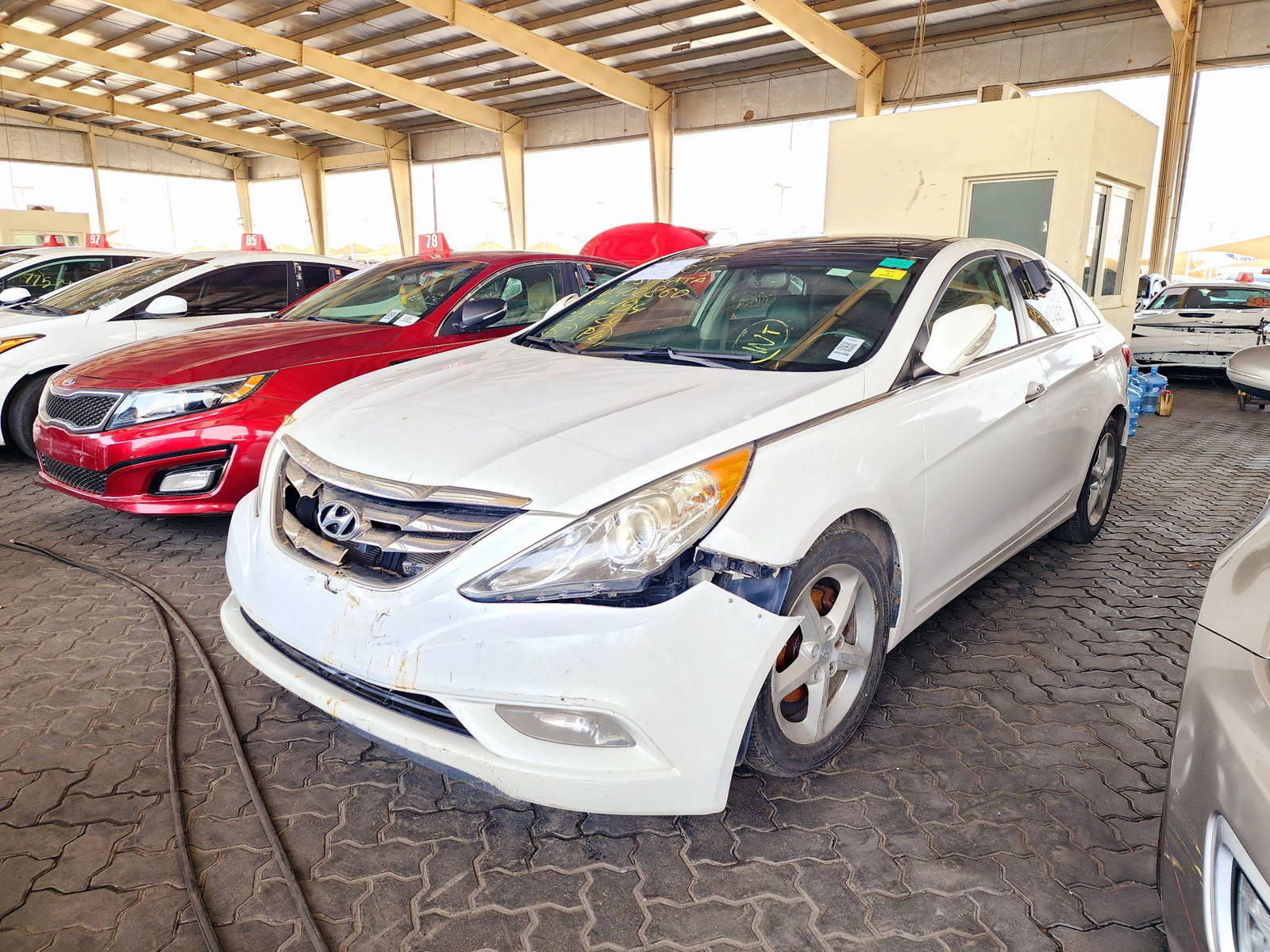 2012 HYUNDAI SONATA — 194756 KM — Lot 12172015 — Souq - Marhaba Auctions Used Cars - Image 5
