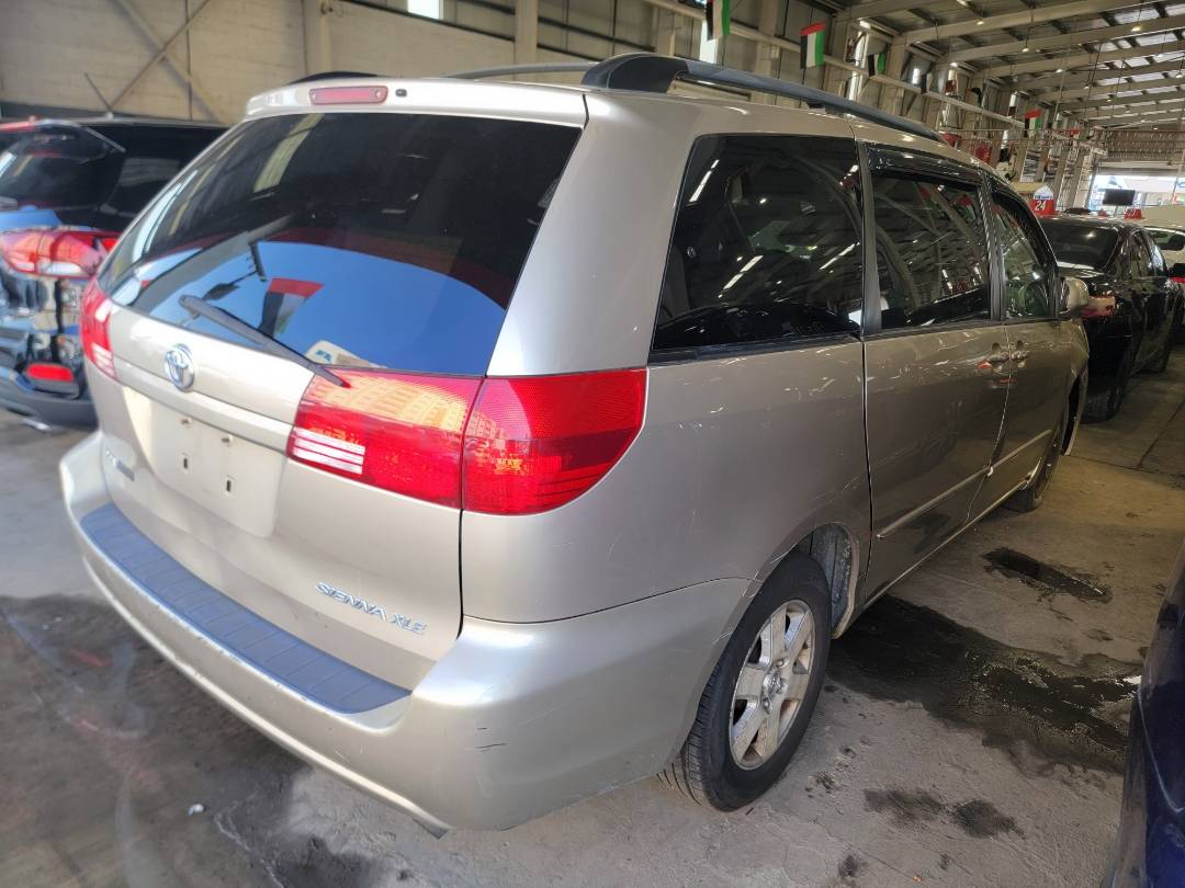 2004 TOYOTA SIENNA — 198527 Miles — Lot 37569322 - Marhaba Auctions Used Cars - Image 4