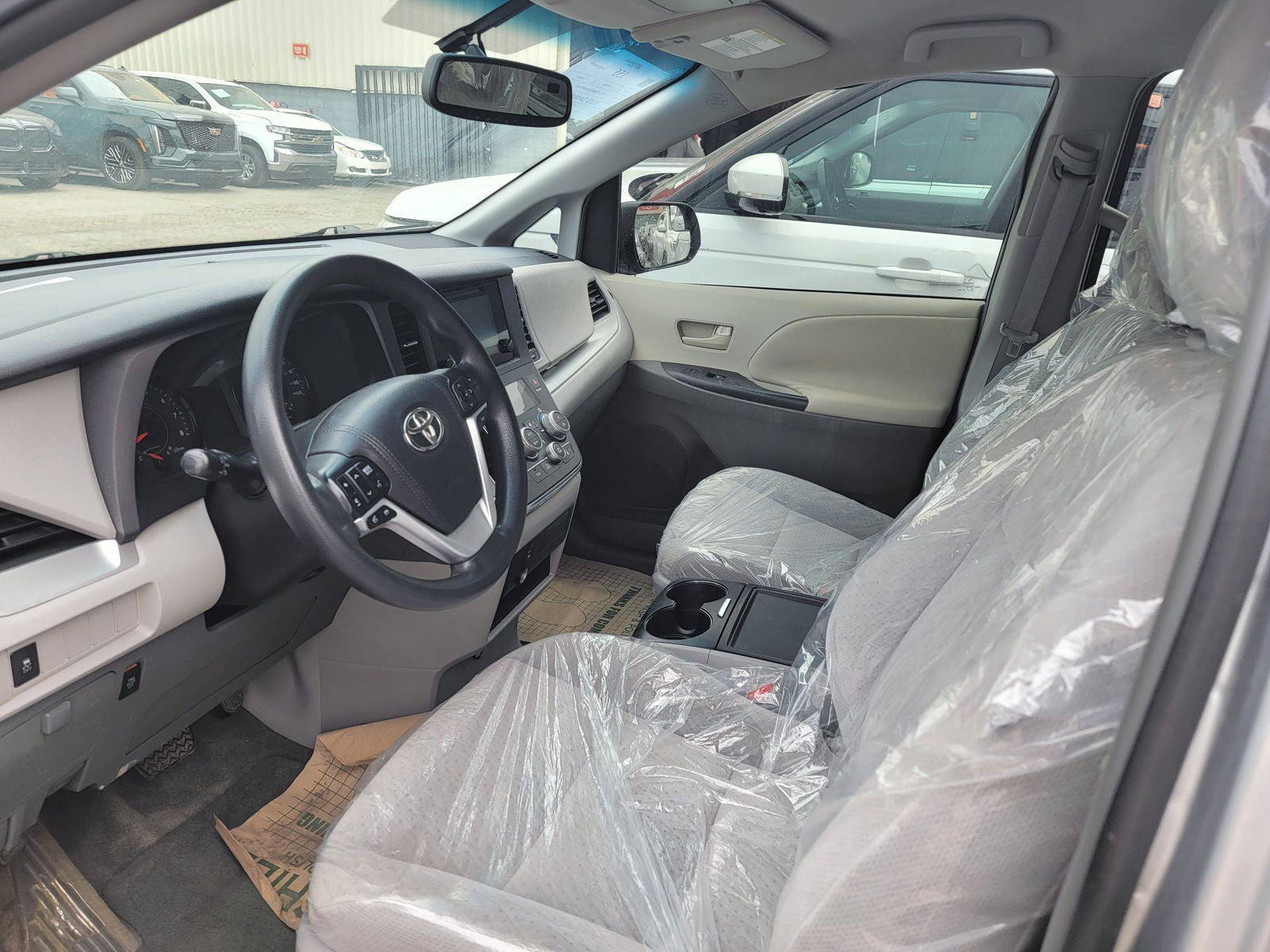 TOYOTA SIENNA 2016 - Marhaba Auction Used Cars - Image 8