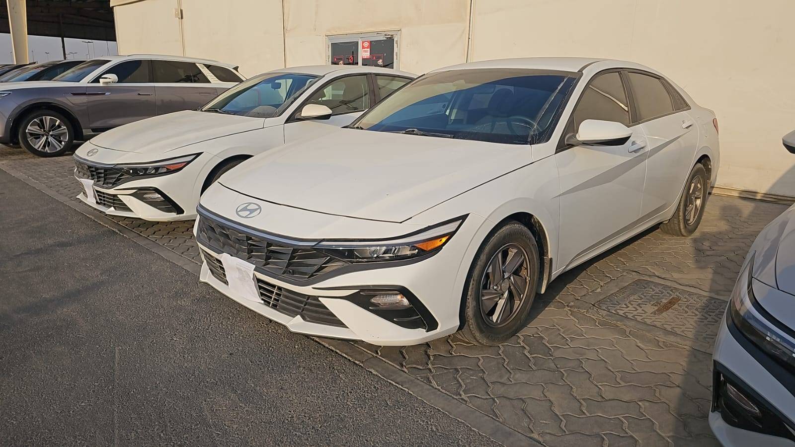 2025 HYUNDAI ELANTRA — 28401 KM — Lot 1SU860349 — Souq - Marhaba Auctions Used Cars - Image 10