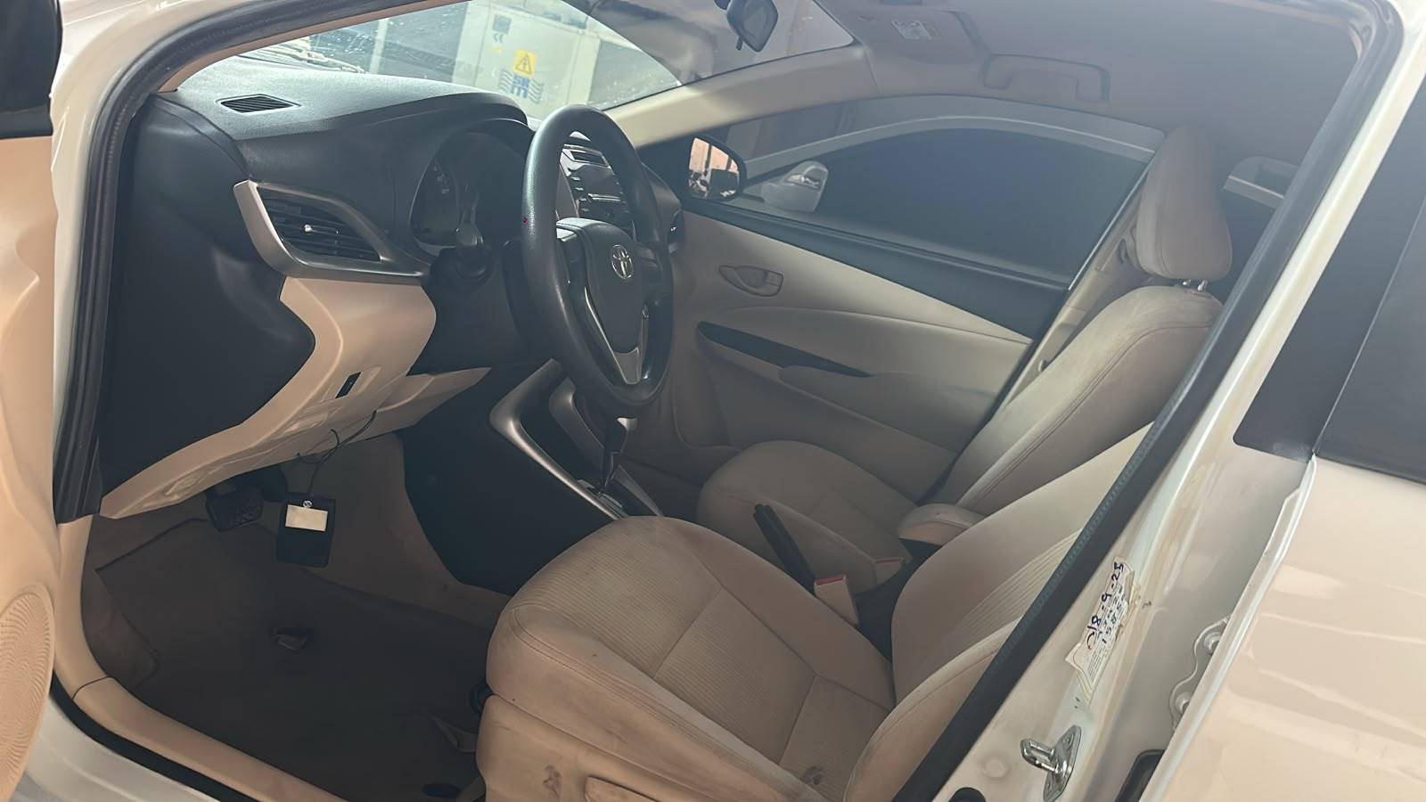 2019 TOYOTA YARIS — sold — 157550 KM — Lot 7K2058076 — Souq - Marhaba Auctions Used Cars - Image 7