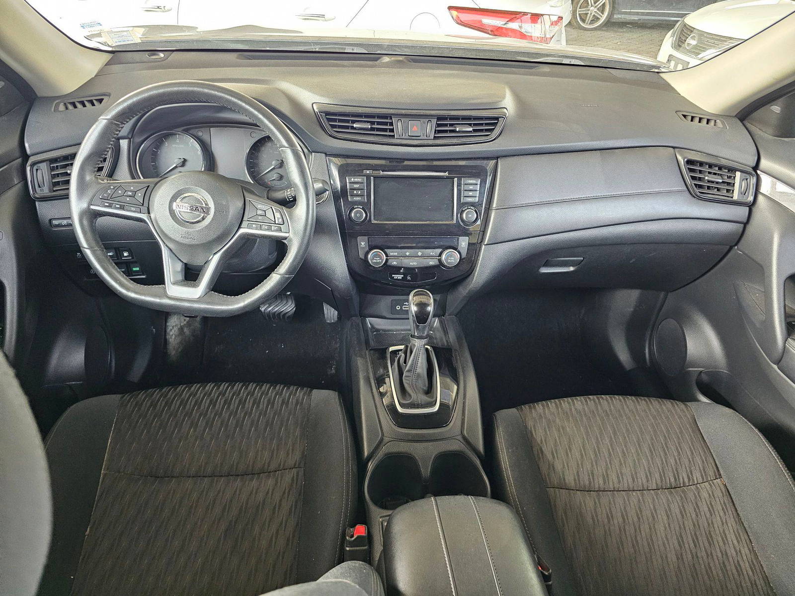 2018 NISSAN ROGUE — 130459 KM — Lot 52006715 — Souq - Marhaba Auctions Used Cars - Image 7