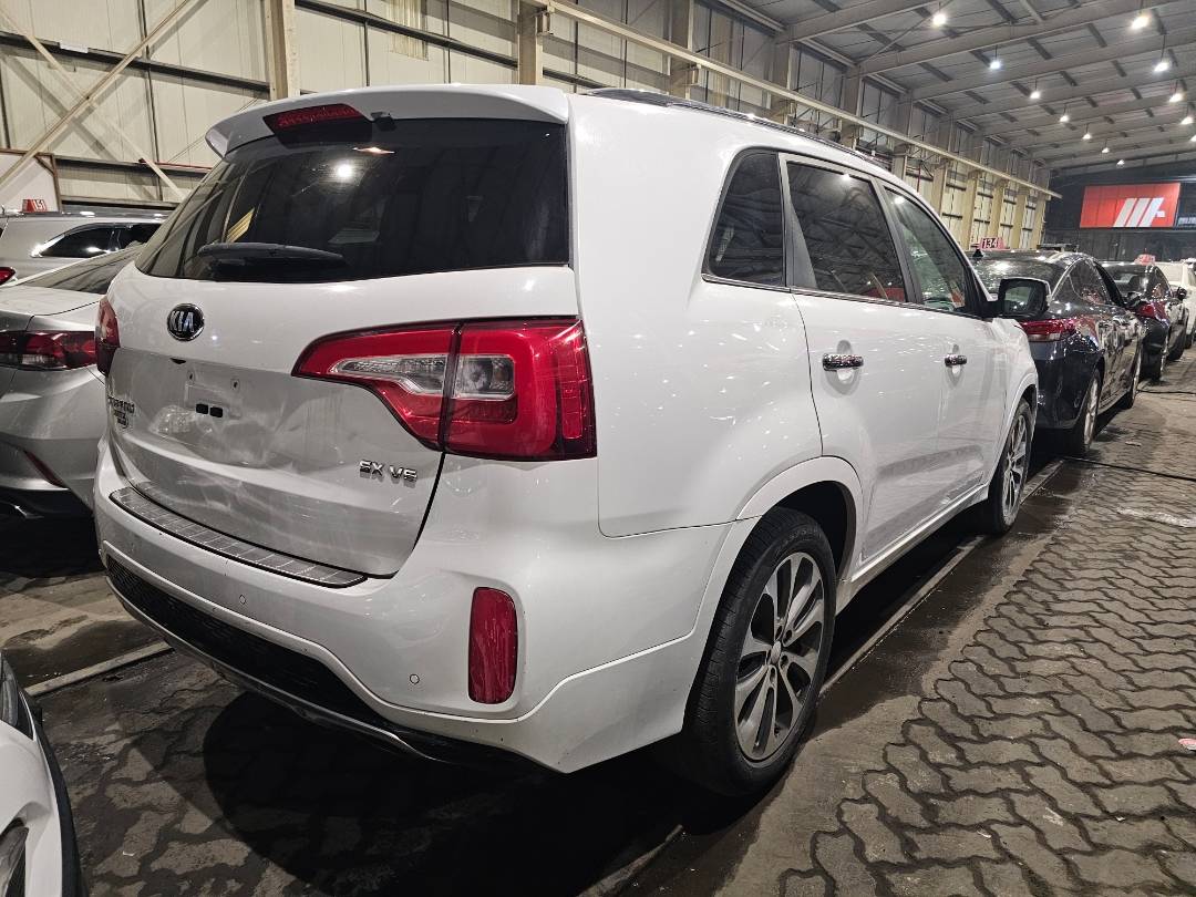 2015 KIA SORENTO — 89926 Miles — Lot 7FG651736 — Main - Marhaba Auctions Used Cars - Image 3
