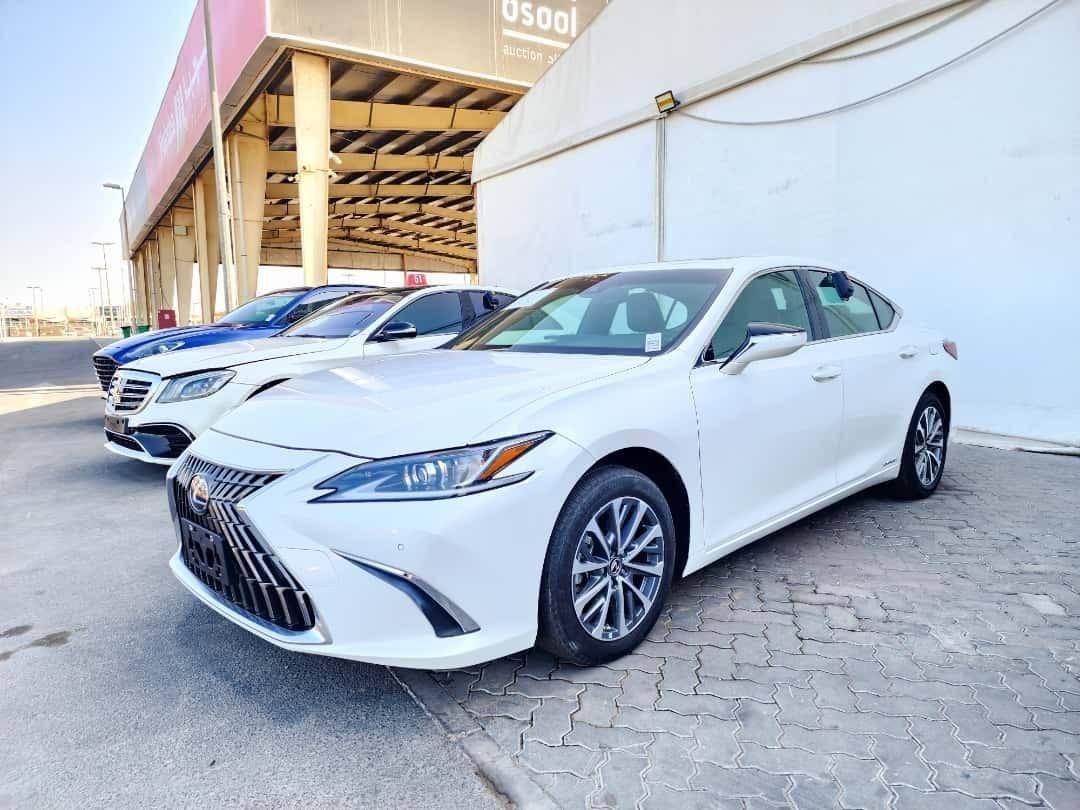 2022 LEXUS ES 300H — 51286 KM — Lot 68013343 — Souq - Marhaba Auctions Used Cars - Image 5