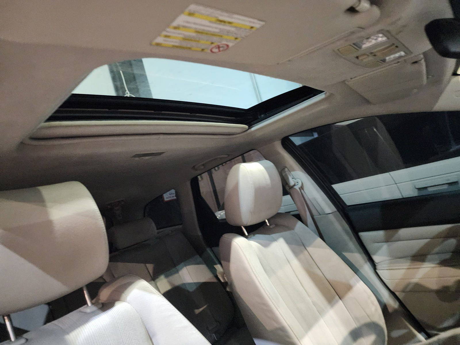 2010 MAZDA CX-7 — 183108 KM — Lot 10970 — Al Quoz - Marhaba Auctions Used Cars - Image 10