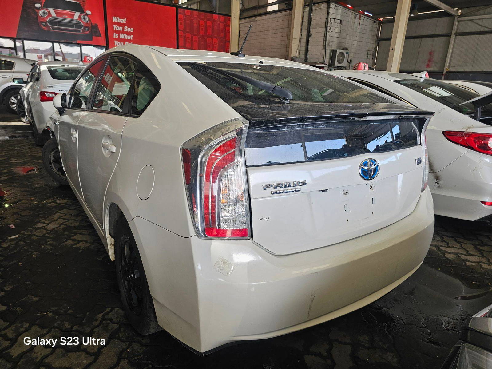 2014 TOYOTA PRIUS — 209789 Miles — Lot 82167725 — Main - Marhaba Auctions Used Cars - Image 6