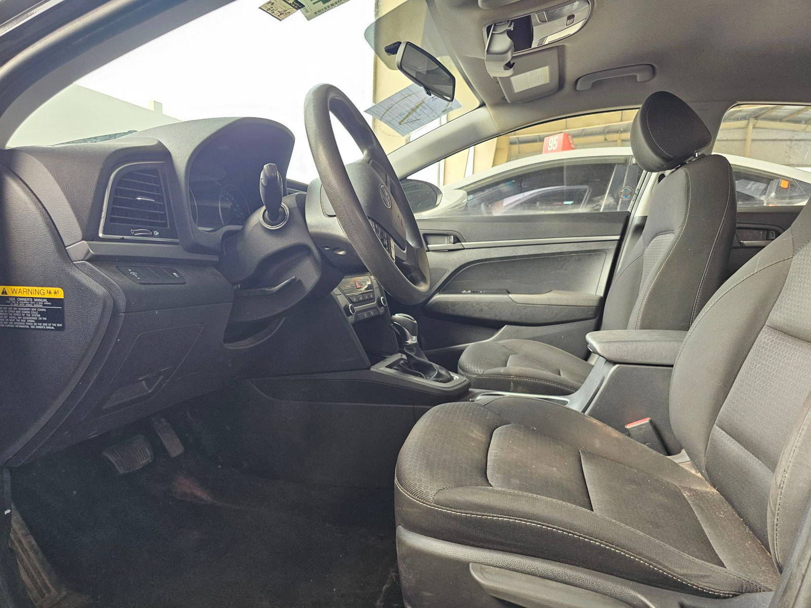 2017 HYUNDAI ELANTRA — 80678 KM — Lot 42777335 — Main - Marhaba Auctions Used Cars - Image 8