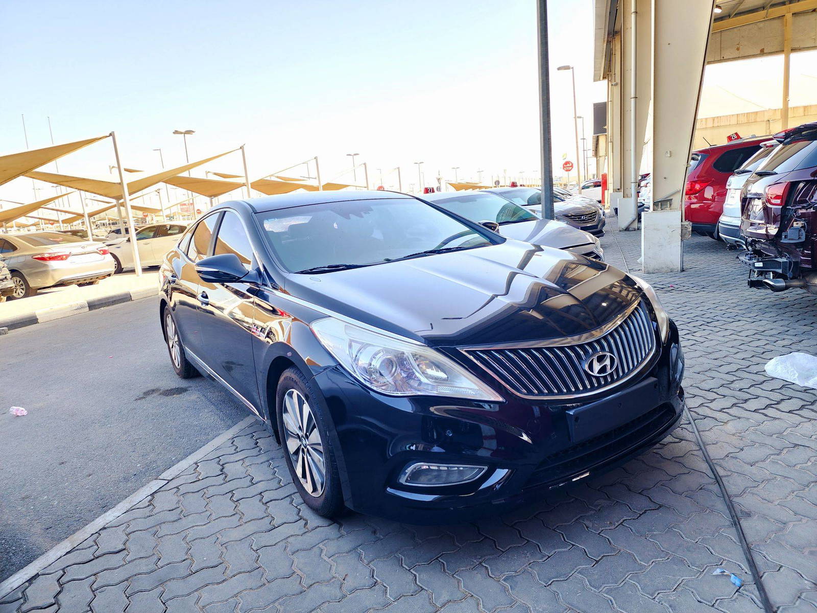 2015 HYUNDAI GRANDEUR — 317748 KM — Lot A008130 — Souq - Marhaba Auctions Used Cars - Image 4