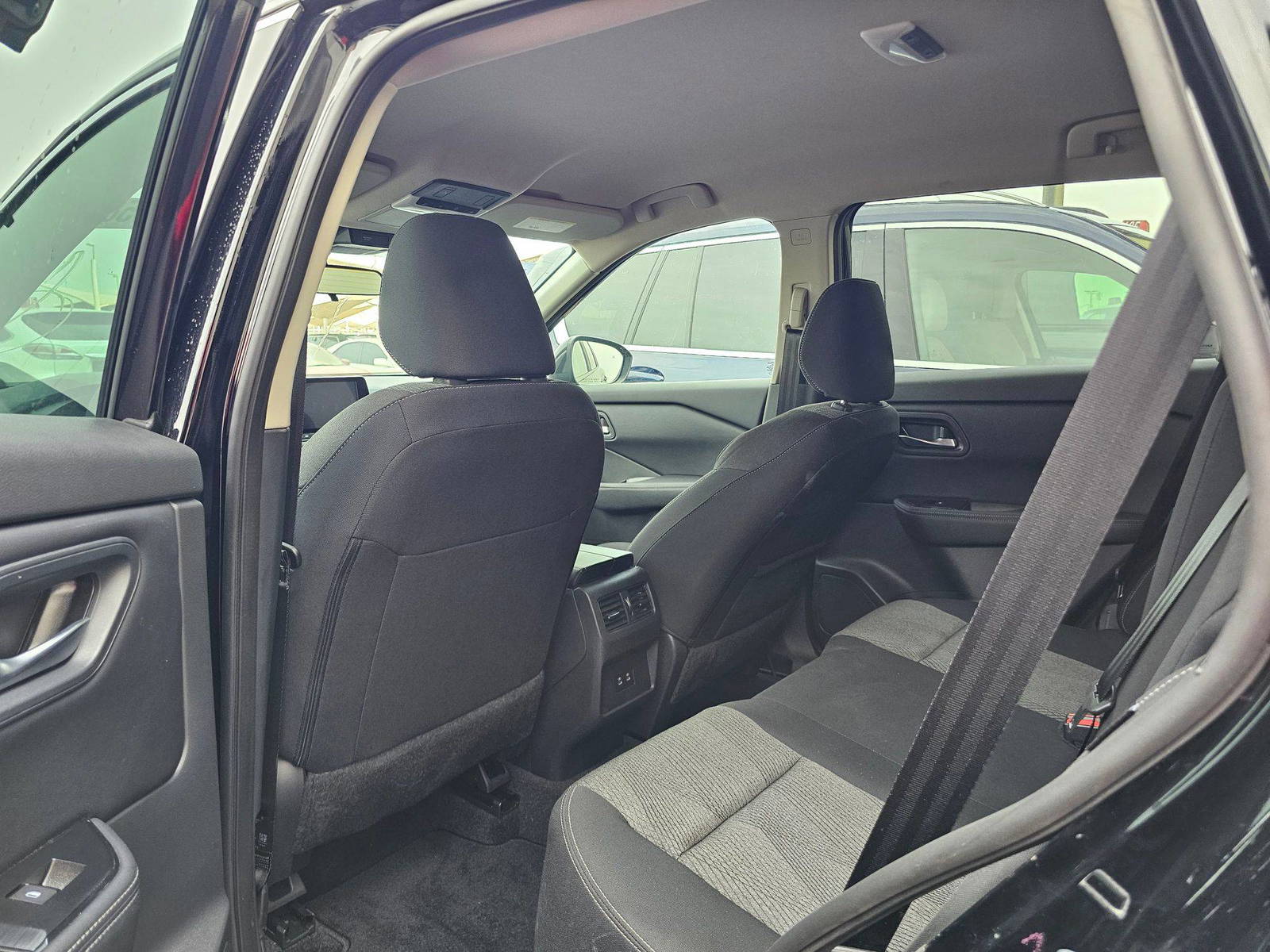 2025 NISSAN ROGUE — 2438 Miles — Lot A9SC672434 — Souq - Marhaba Auctions Used Cars - Image 6