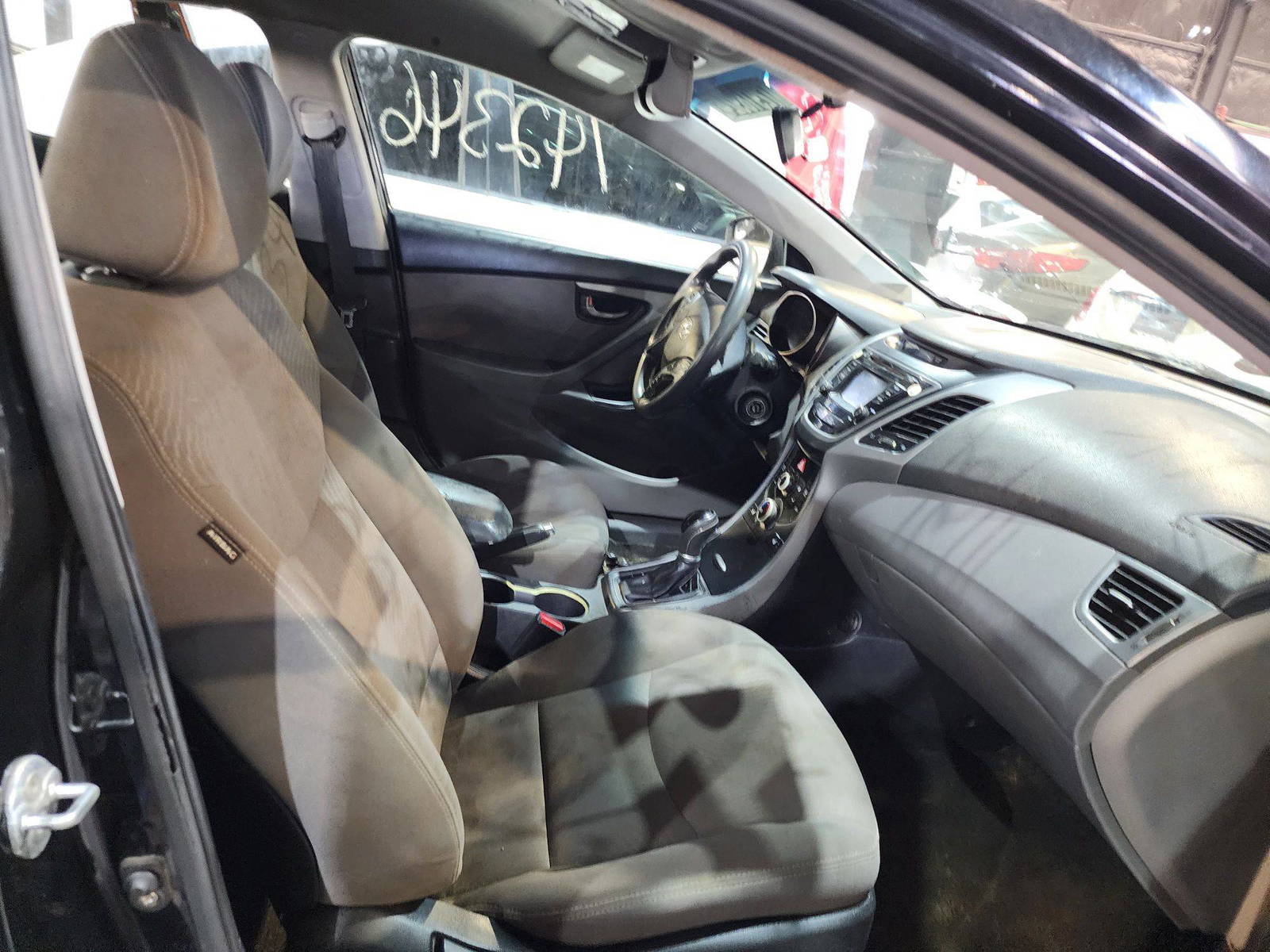2014 HYUNDAI ELANTRA — 229395 Miles — Lot 42346 — Al Quoz - Marhaba Auctions Used Cars - Image 9
