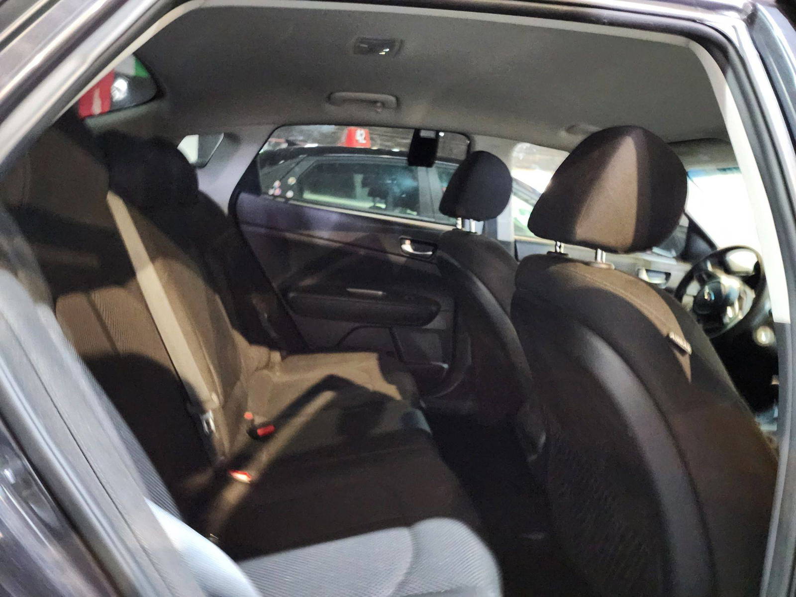 2019 KIA OPTIMA — 210023 Miles — Lot 71786104 — Souq - Marhaba Auctions Used Cars - Image 7