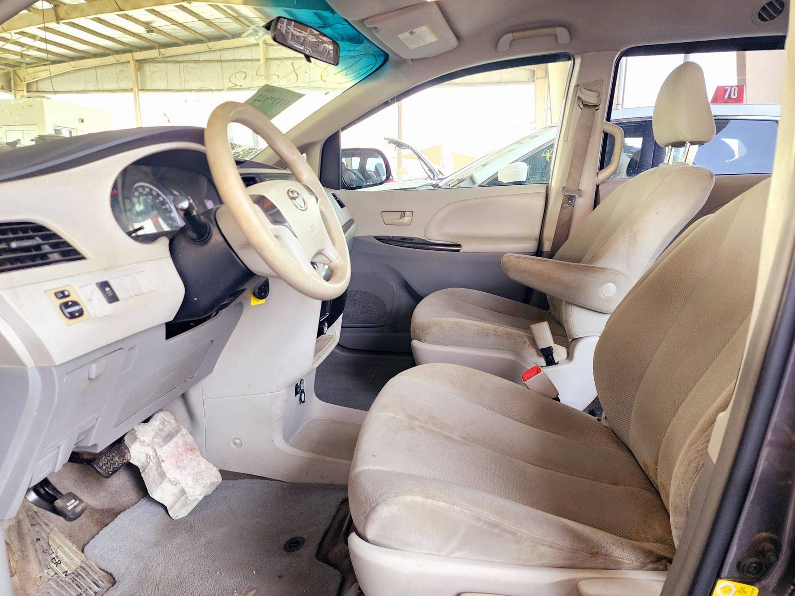 2013 TOYOTA SIENNA — 141912 Miles — Lot 41133922 — Souq - Marhaba Auctions Used Cars - Image 8