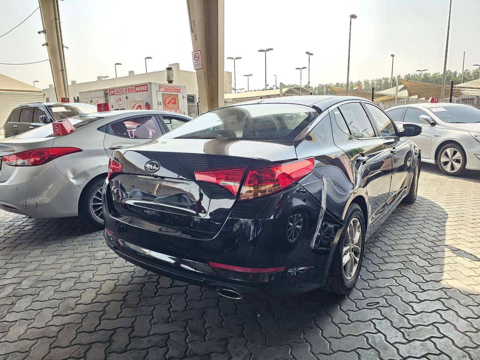 2011 KIA K5 — 223382 KM — Lot 17122 — Souq - Marhaba Auctions Used Cars - Image 3