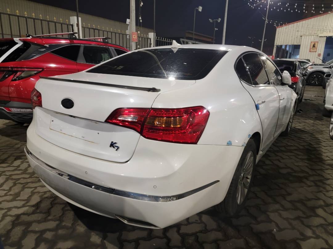 2011 KIA K7 — 127513 KM — Lot A026644 — Main - Marhaba Auctions Used Cars - Image 3