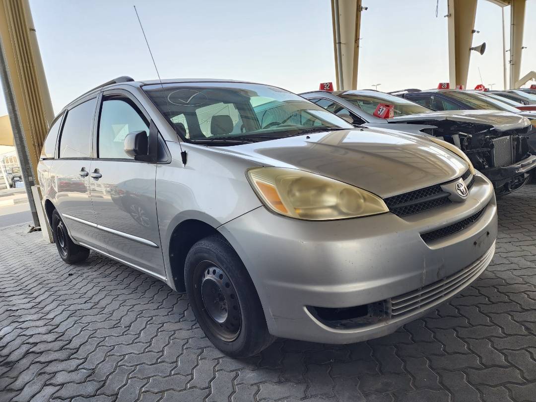 2005 TOYOTA SIENNA — 189918 Miles — Lot 32136 — Souq - Marhaba Auctions Used Cars - Image 4
