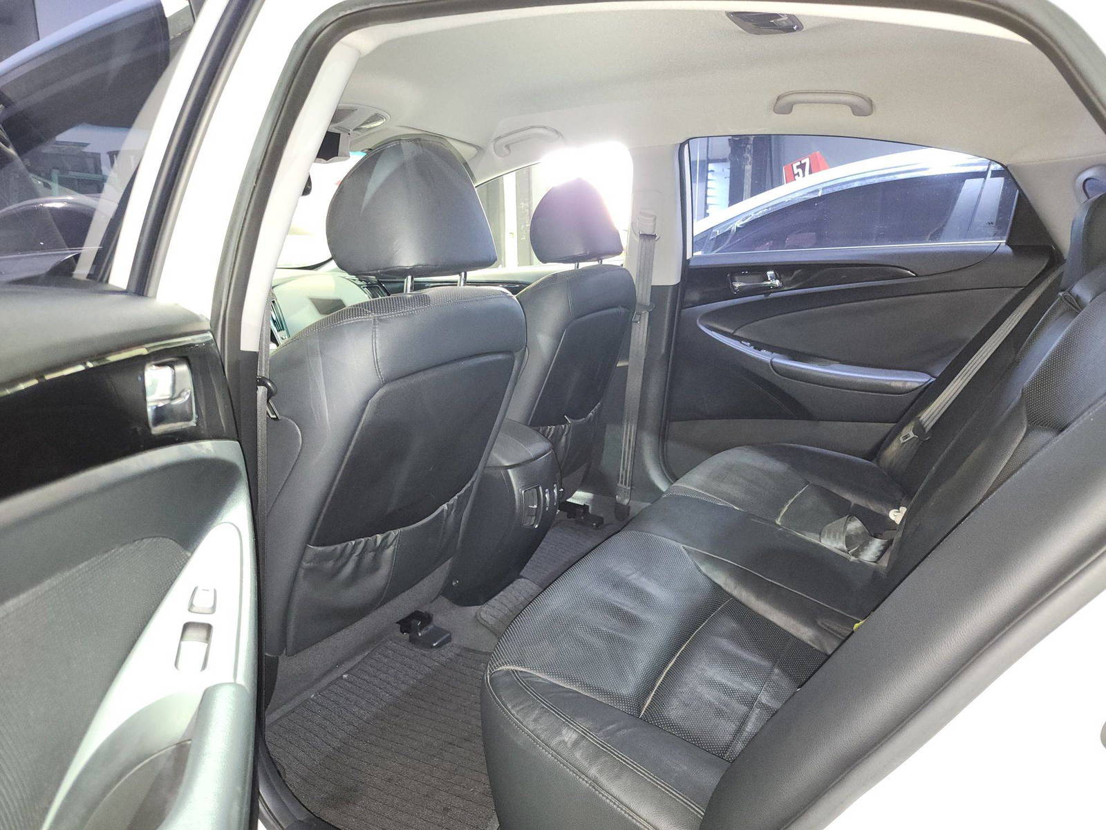 2011 HYUNDAI SONATA — 155492 KM — Lot 181564 — Al Quoz - Marhaba Auctions Used Cars - Image 7