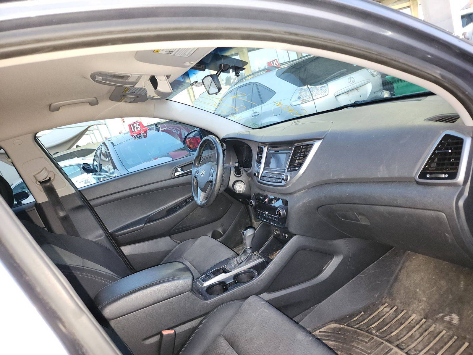 2016 HYUNDAI TUCSON — 140364 KM — Lot 45336664 — Souq - Marhaba Auctions Used Cars - Image 5