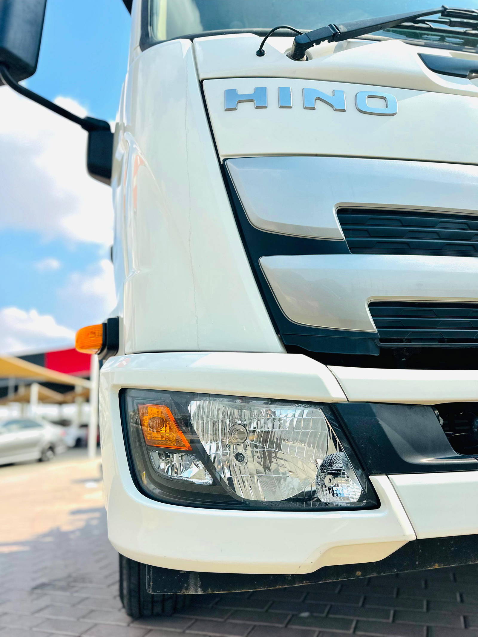 2023 HINO 500 — 312 KM — Lot JL7P7710339 — Souq - Marhaba Auctions Used Cars - Image 8