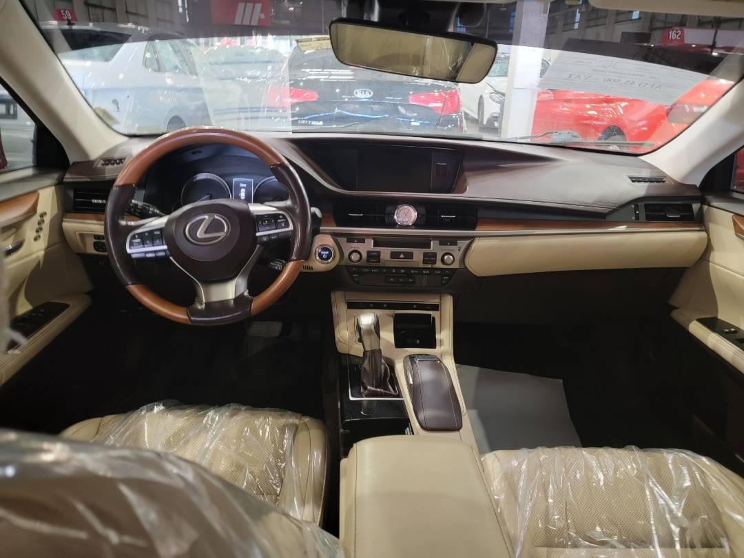 2017 LEXUS ES 300H — 198571 Miles — Lot 38070786 — Souq - Marhaba Auctions Used Cars - Image 7