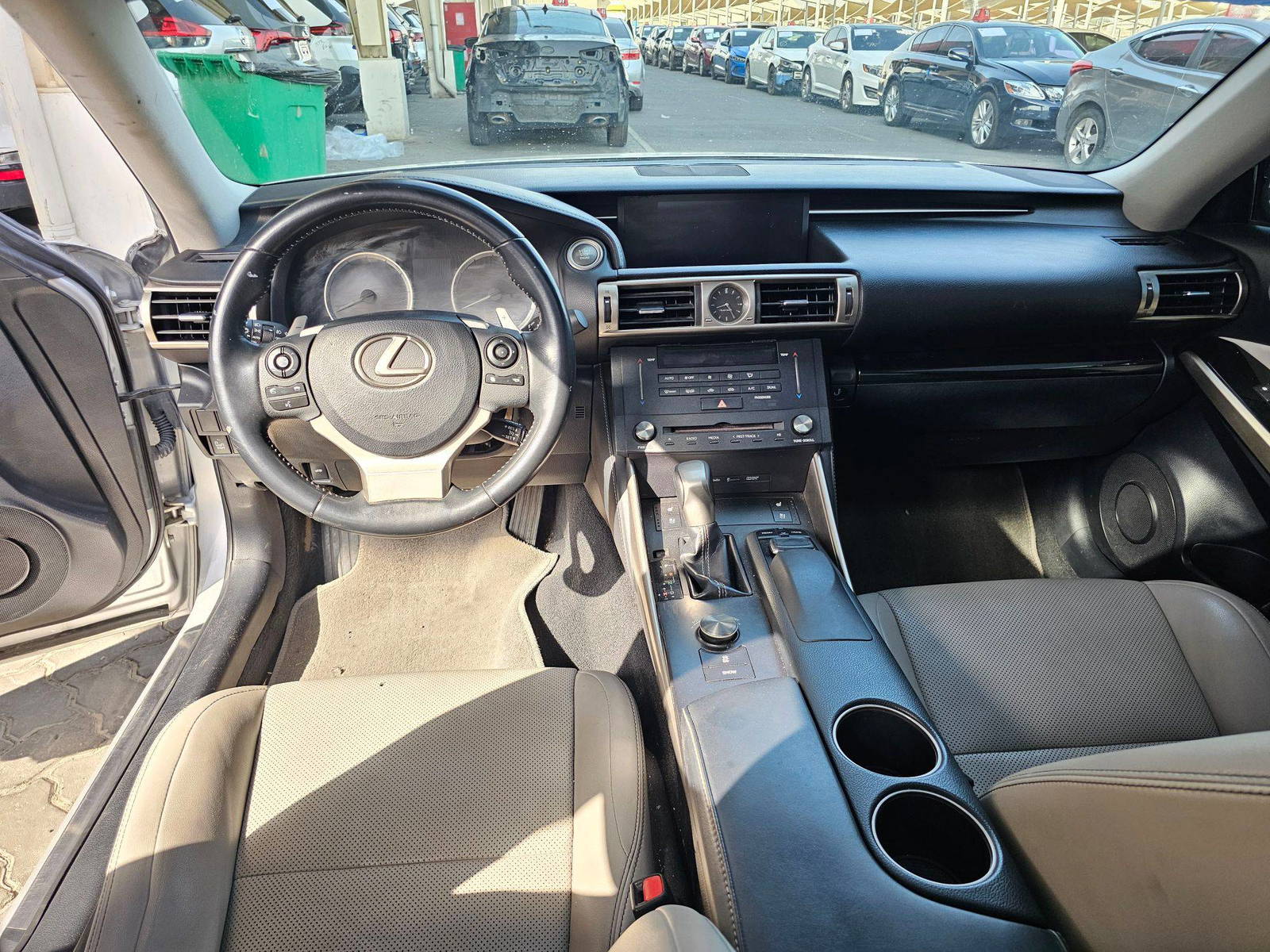 2015 LEXUS IS 250 — 149746 KM — Lot 5019621 — Souq - Marhaba Auctions Used Cars - Image 7