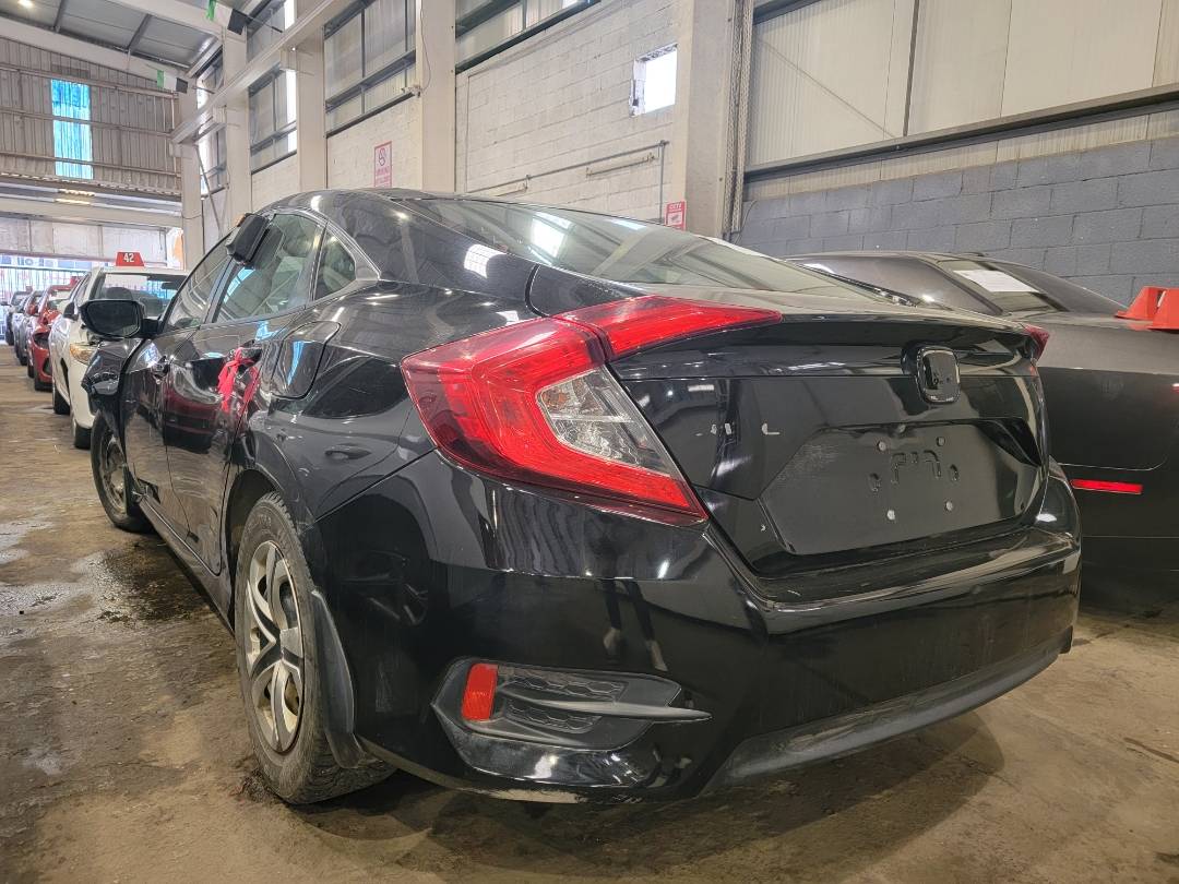 2017 HONDA CIVIC — 207896 KM — Lot H034250 - Marhaba Auctions Used Cars - Image 8