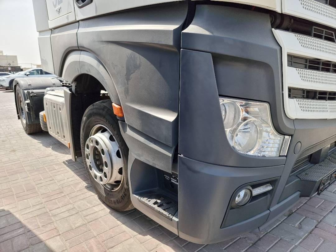 2018 MERCEDES BENZ ACTROS 1840 — 950492 KM — Lot 10219213 — Main - Marhaba Auctions Used Cars - Image 11