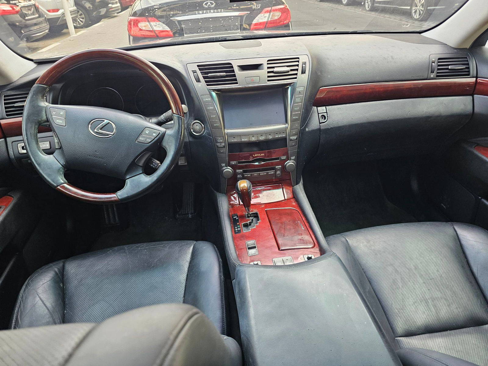2008 LEXUS LS 460 — 141614 KM — Lot F185079551 — Souq - Marhaba Auctions Used Cars - Image 8