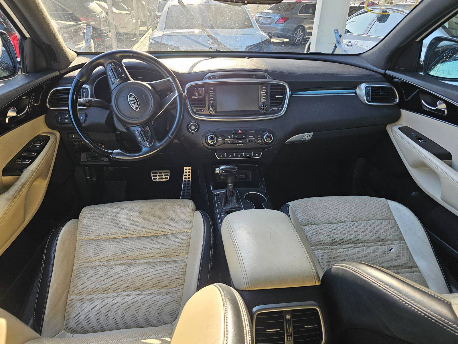 2017 KIA SORENTO — 156090 Miles — Lot 8HG239098 — Souq - Marhaba Auctions Used Cars - Image 7