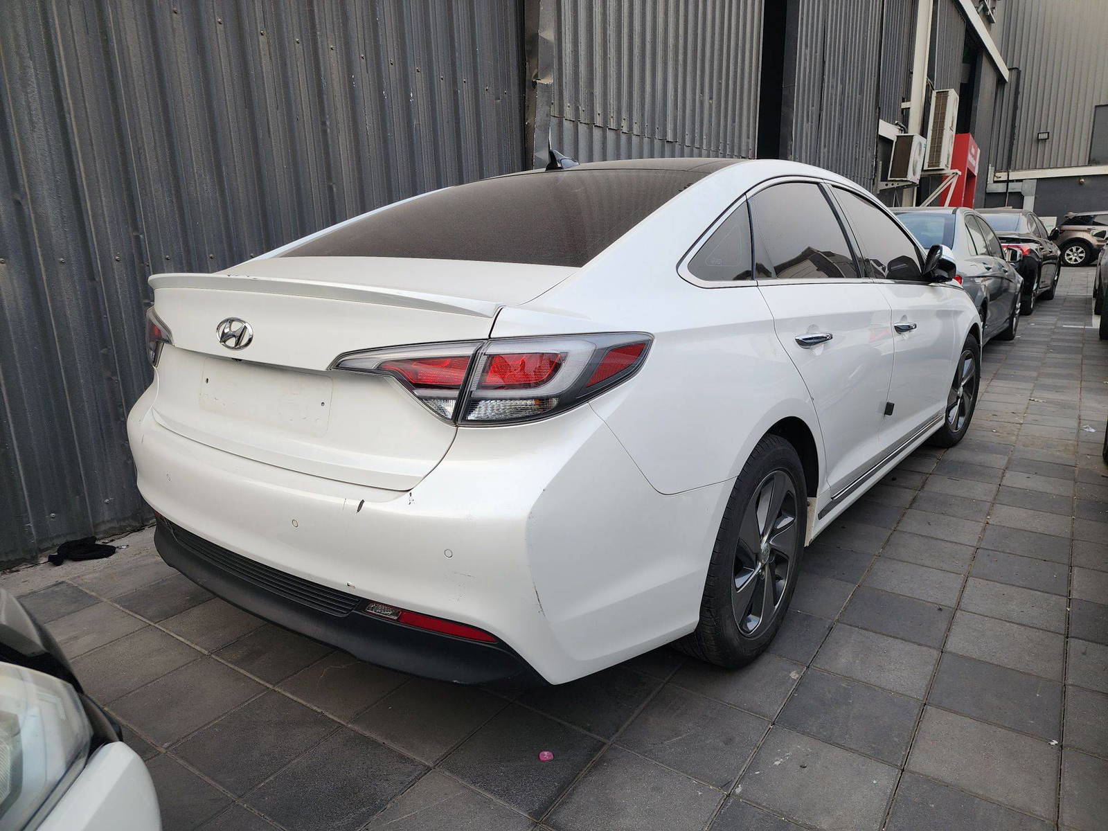 2015 HYUNDAI SONATA — 203085 KM — Lot 004006 — Souq - Marhaba Auctions Used Cars - Image 5