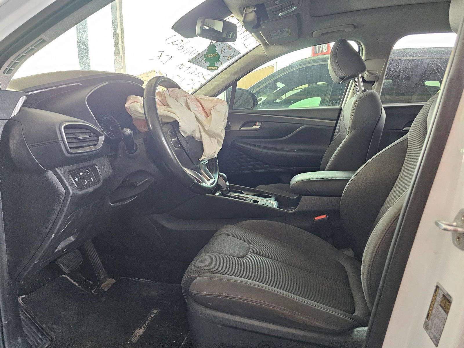 2019 HYUNDAI SANTA FE — 144788 KM — Lot 12316886 — Souq - Marhaba Auctions Used Cars - Image 8