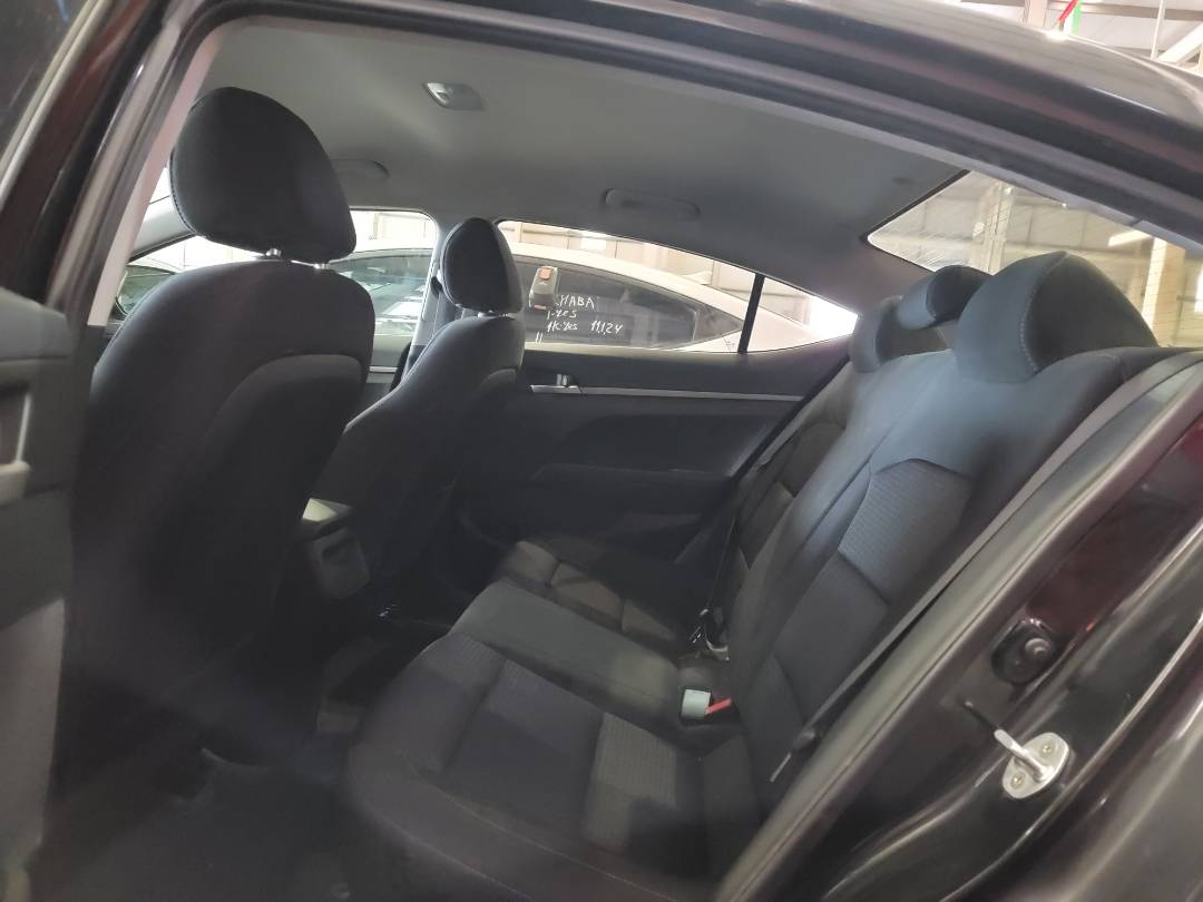 2017 HYUNDAI ELANTRA — 89420 KM — Lot HH044143 — Main - Marhaba Auctions Used Cars - Image 7