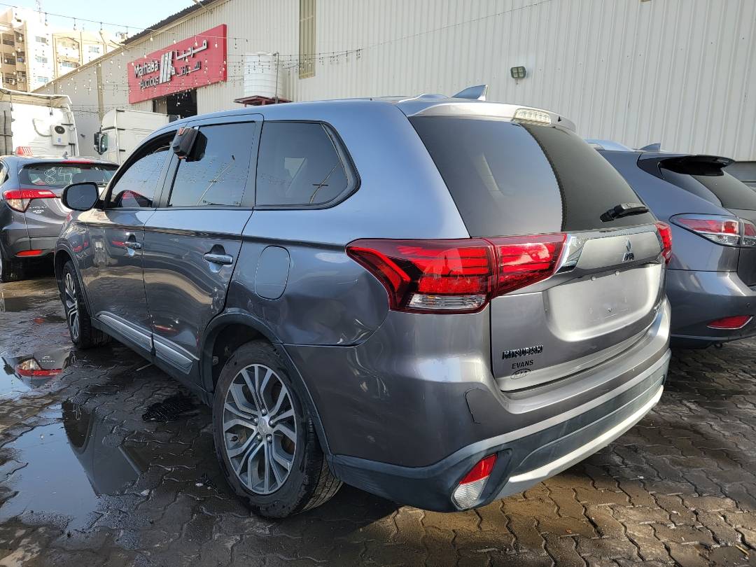 2017 MITSUBISHI OUTLANDER — 75422 Miles — Lot HZ054380 — Main - Marhaba Auctions Used Cars - Image 3