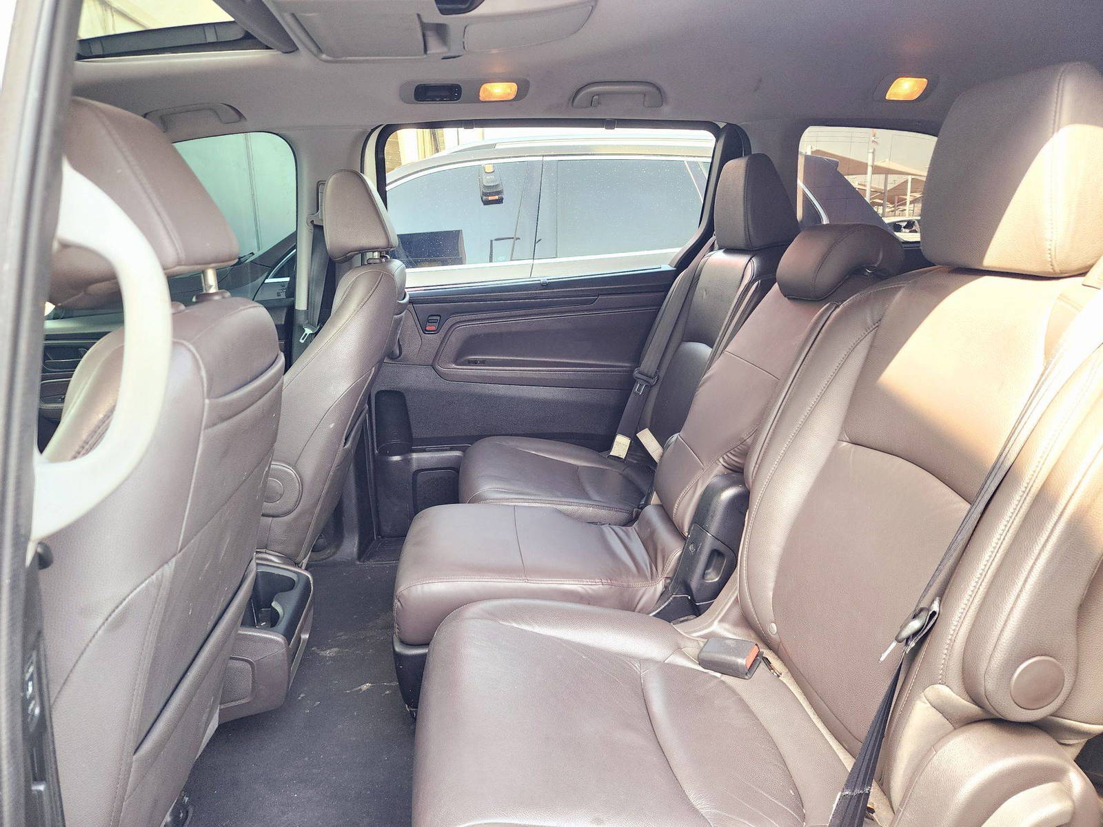 2018 HONDA ODYSSEY — 089775 KM — Lot 77JB032305 — Souq - Marhaba Auctions Used Cars - Image 6