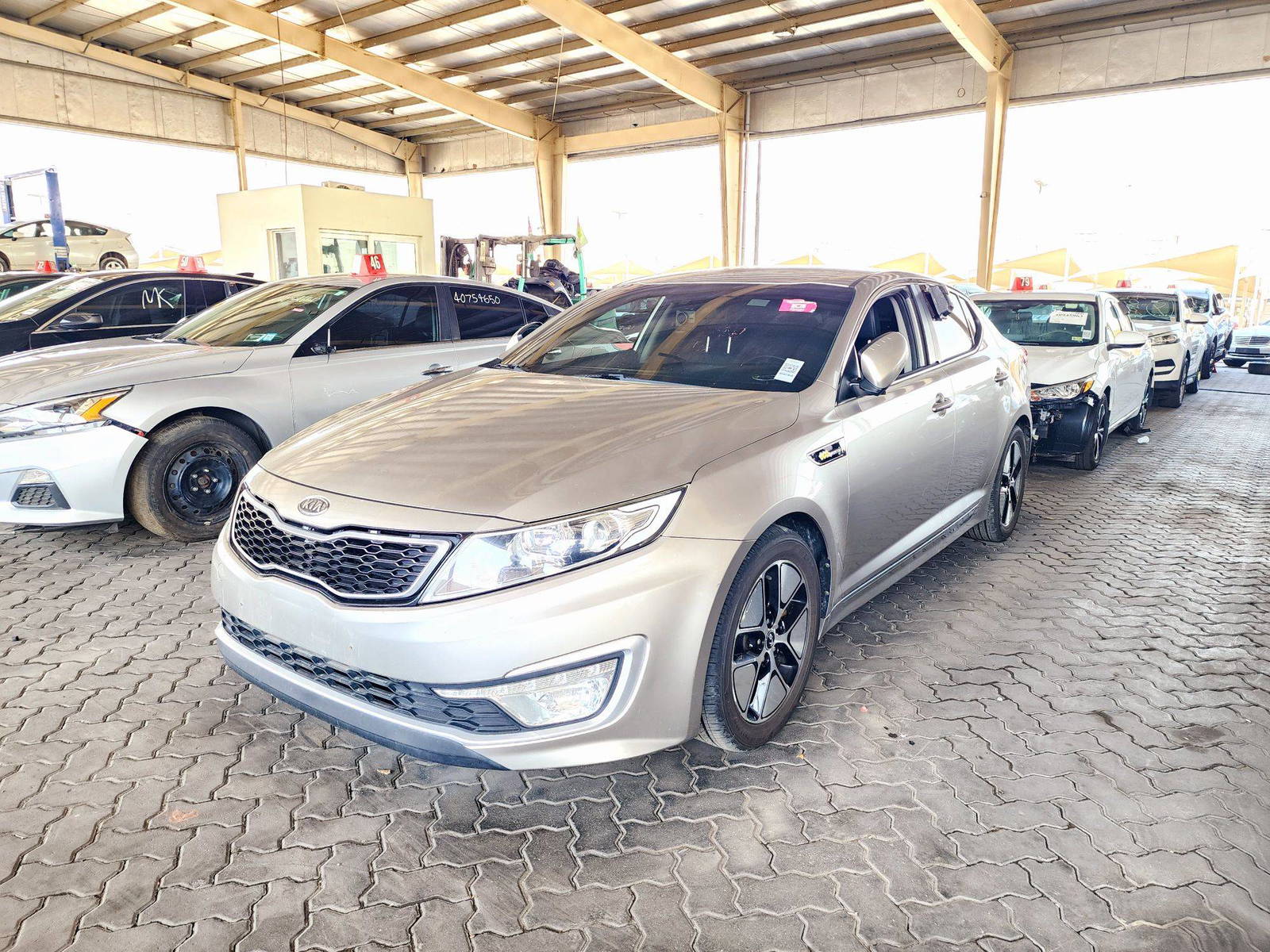 2013 KIA K5 — 274136 KM — Lot 16440 — Main - Marhaba Auctions Used Cars - Image 5