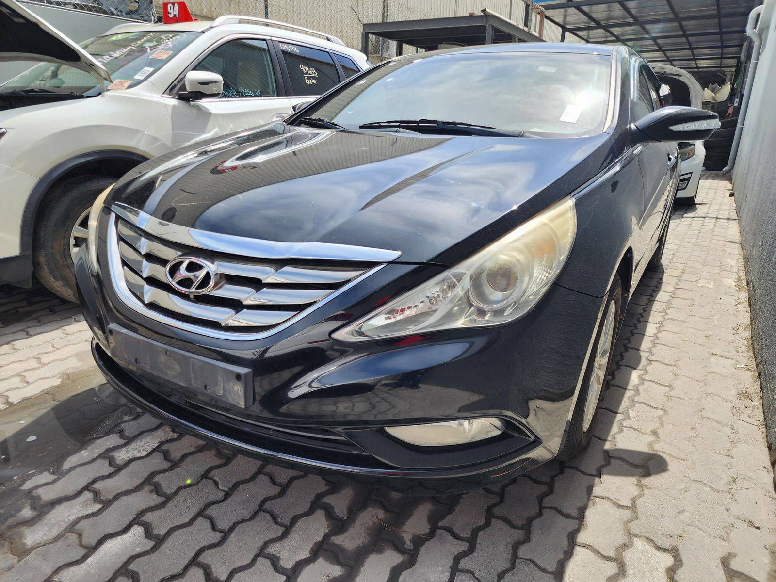 2010 HYUNDAI SONATA — 205605 KM — Lot 002939 — Al Quoz - Marhaba Auctions Used Cars - Image 6