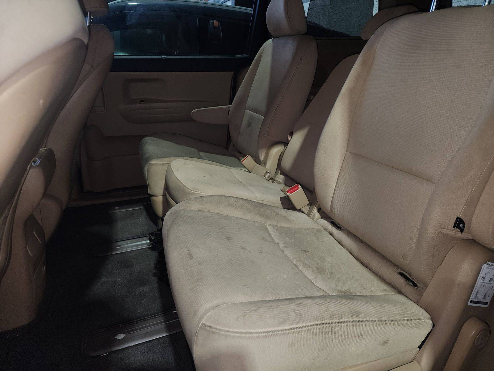 2015 KIA SEDONA — 138476 Miles — Lot 43132809 — Al Quoz - Marhaba Auctions Used Cars - Image 7