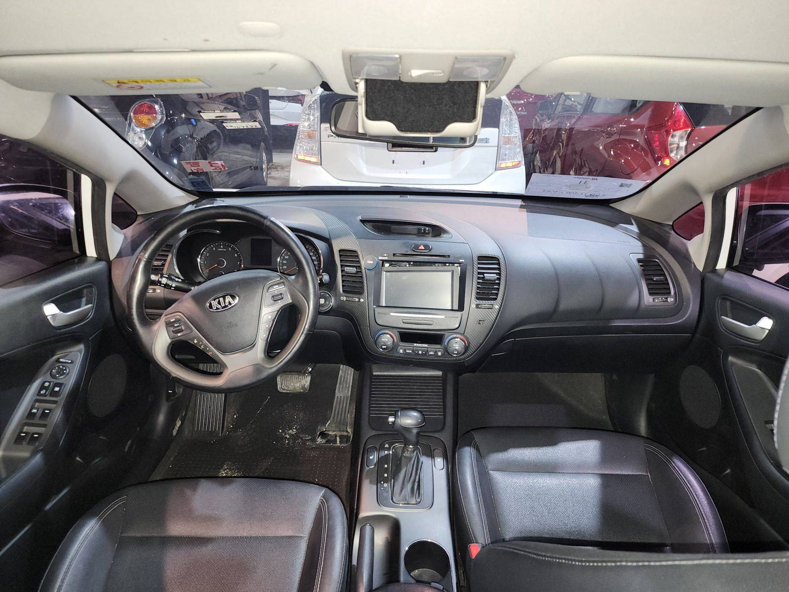 2013 KIA K3 — 163222 KM — Lot 834172 — Al Quoz - Marhaba Auctions Used Cars - Image 8