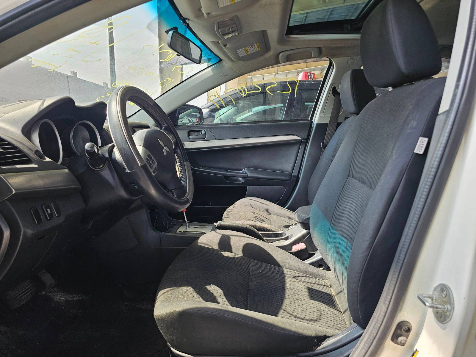 2015 MITSUBISHI LANCER — 213212 KM — Lot 12326717 — Souq - Marhaba Auctions Used Cars - Image 9