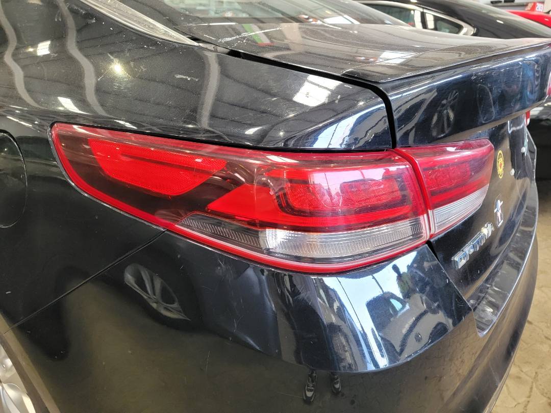 2018 KIA OPTIMA — 77835 Miles — Lot 43513494 — Main - Marhaba Auctions Used Cars - Image 10