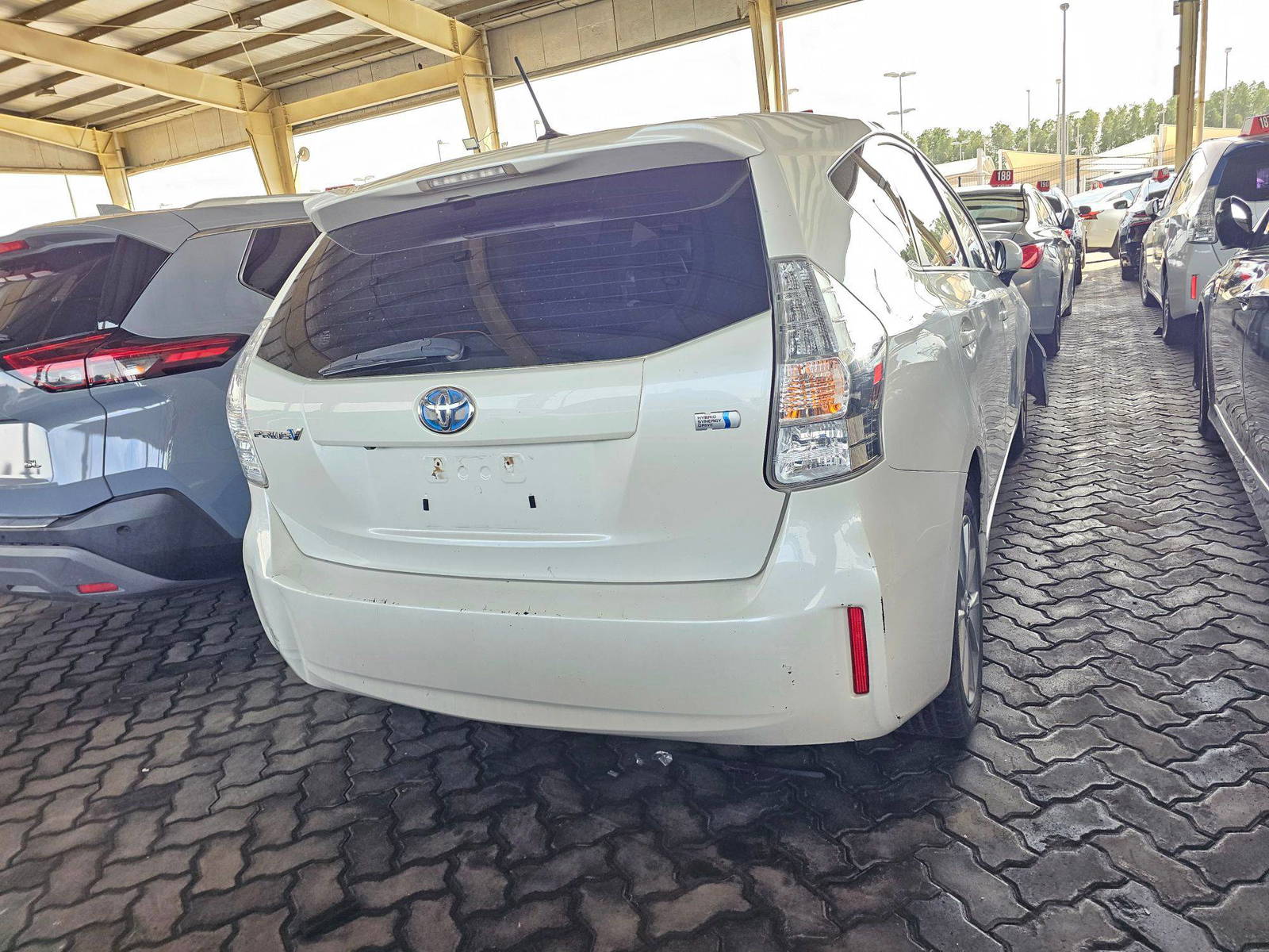 2012 TOYOTA PRIUS V — 225251 Miles — Lot 3EUXC3144681 — Souq - Marhaba Auctions Used Cars - Image 4